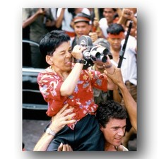 Linda Hunt Mel Gibson on Set Year Living Dangerously 1980s Film Photo 8x10 Photo