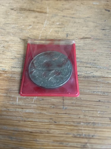 1977 Queen Elizabeth II Jubilee Commemorative Crown Coin DG. REG FD - Imagen 3 de 3