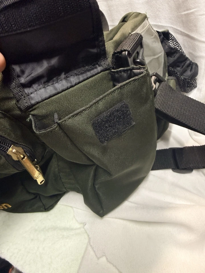 Bolso Allen Shooters con varios compartimentos de colección lona verde Foto 4 de 4