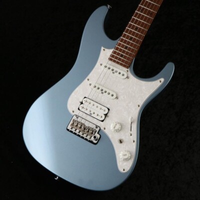 ギター Ibanez AZ2204 ICM Ice Blue llic Ibanez Prestige AZ2204 - Ice Blue Metallic | Sweetwater