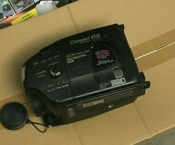 JVC GR-AX75 VideoMovie Compact VHS Video Recorder Camera JVC GR-AX75 VideoMovie Compact VHS Video Recorder Camera