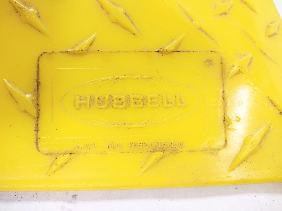 HUBBELL HBLTT5EC WIRE MANAGEMENT 5-CHANNEL ENDCAPS - Изображение 2 из 4