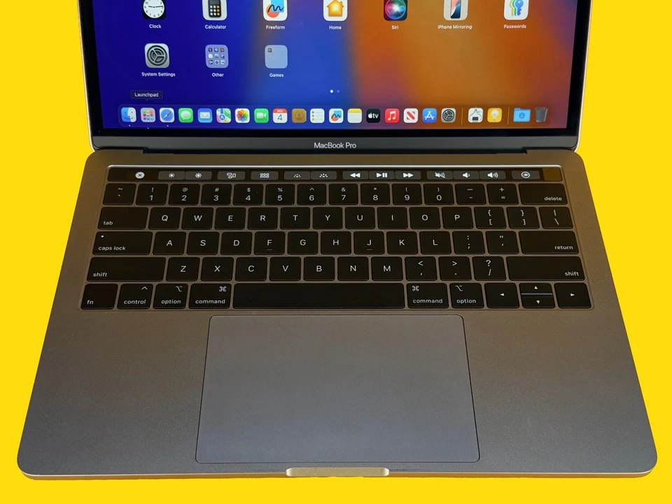 Apple MacBook Pro A2159 Laptop 13" Touchbar i5 8GB 128GB - Image 3 of 4