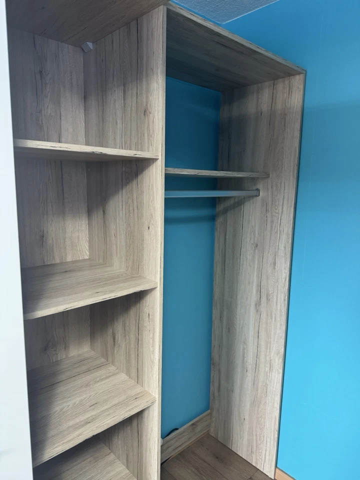 Moderner Eck-Kleiderschrank begehbar Weiß-Holz 150x125x200 Schlafzimmer Stauraum - Bild 3 von 4