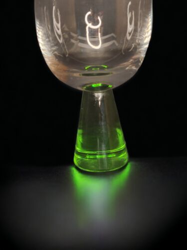 Handblown Italian Wine Water Tea Glass Goblet Green Base Art Glass Vtg Barware - Picture 2 of 6