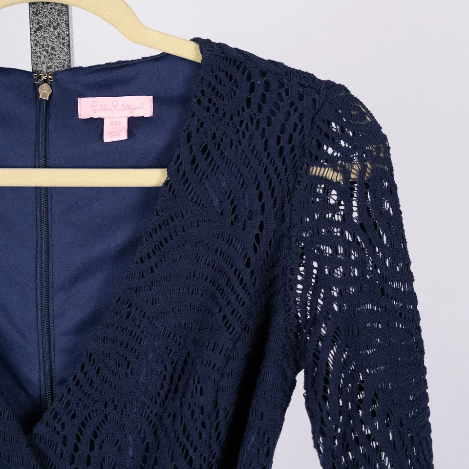 Lilly Pulitzer Tiki Wrap Style Romper Navy Blue Feather Bloom Lace Women's XXS - Image 3 of 4