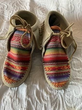 Minnetonka Frisco Suede Boots Childs Size 1 Stone Fringe Moccasin Girls