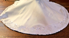 NEW in Pkg 30  Christmas Tree Skirt Ivory with White Sequins Sparkle Modern