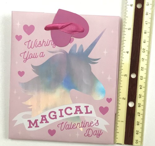 Small Valentine’s Gift Bags 5.5” by 4.5” Lot of 15 - Picture 3 of 11