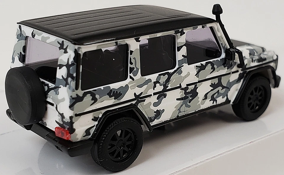 Busch NEW HO 1/87 Mercedes Benz G Class SUV in Gray/White/Green Camo Finish - Image 2 of 4