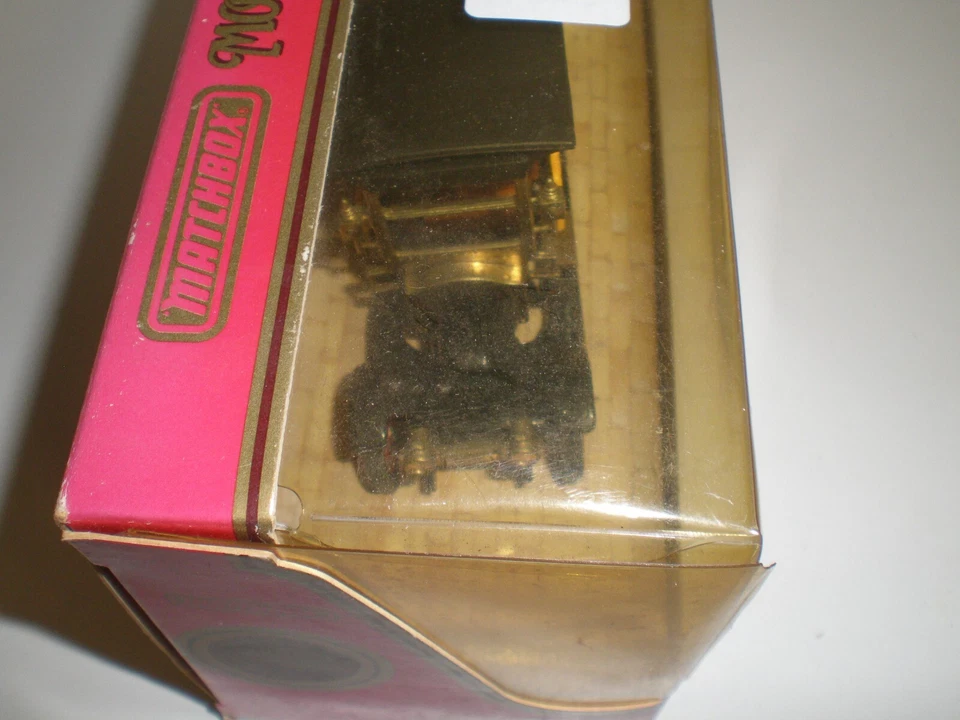 MATCHBOX  YESTERYEAR Y.44 1910. RENAULT BUS COLOUR.  YELLOW & BLACK. SCALE 1/38. - Image 4 of 4