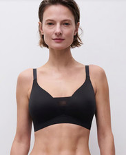 Chantelle 32D Easy Bliss Wireless T-Shirt Bra NWOT 914Q9 Black