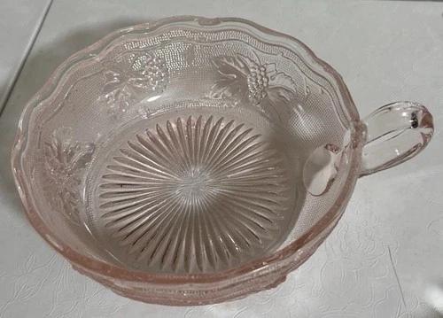 Vtg Westmoreland Nappy Bowl/ Dish  Woolworth Pink Depression Grapes Leave