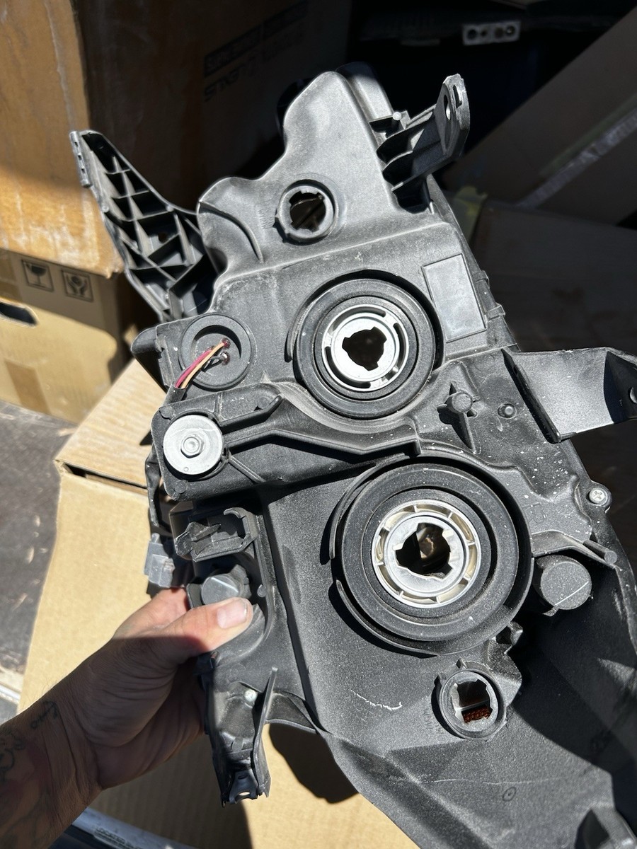 Toyota Camry Head Lamp (left) PBT Pet-td20 Md60 Gf20 Lens for sale