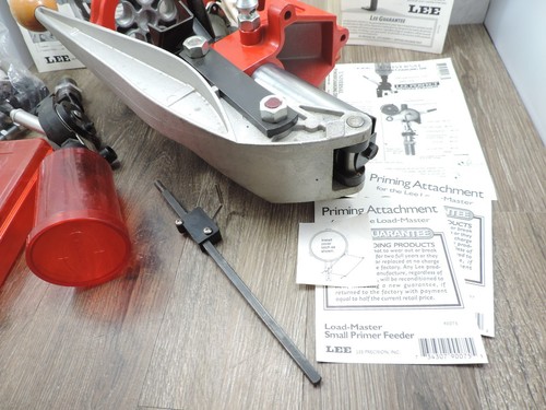 Lee Load-Master 5 Station Progressive Reloading Press w/Perfect Powder Measure - Picture 3 of 22
