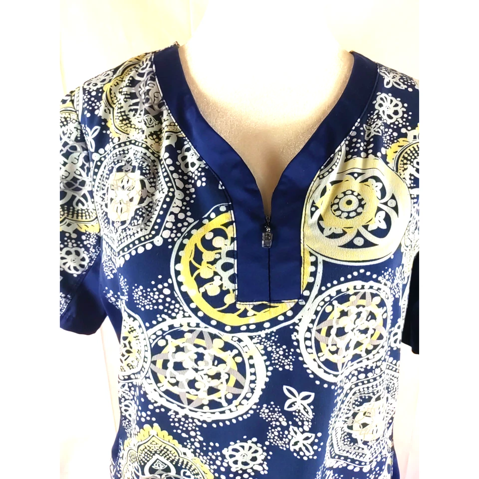 Blusa Médica Premiere By Healing Hands para Mujer Talla Grande Azul Amarillo Blanco Foto 2 de 4