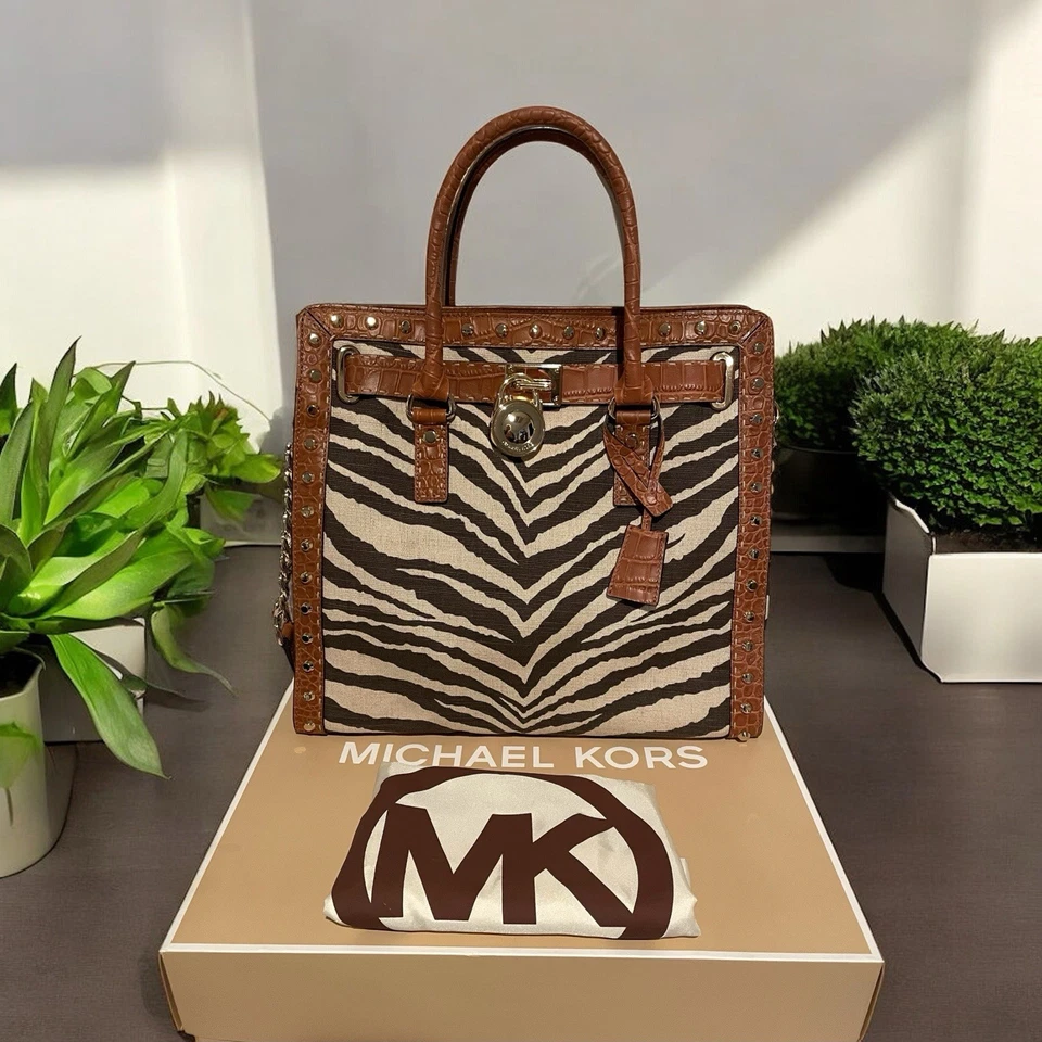 Bolso de Mano Michael Kors Hamilton Dorado Tachonado Estampado de Cebra Lona Nuevo sin Etiquetas Nunca Usado