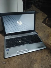 Toshiba Satellite L500 16" Laptop C2D Linux Mint 