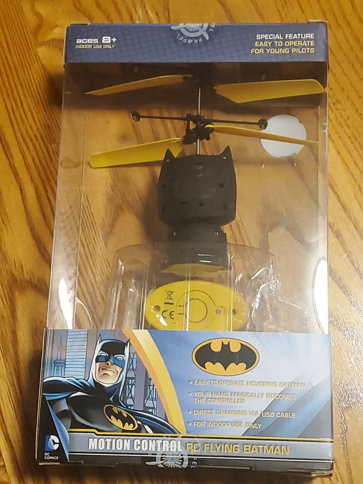 DC Comics Motion Control Indoor RC Flying Batman Easy To Operate NIB brand new - Image 2 of 4