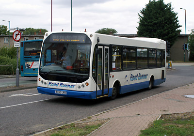 S & M Reisebusse Road Runner RX53LFH Harlow 10-8-10 Essex 6x4 Qualität Bus Foto