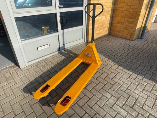 Pallet Truck HULK Truck 2000kg silent running Free UK Man & Van Delivery. - Picture 2 of 18