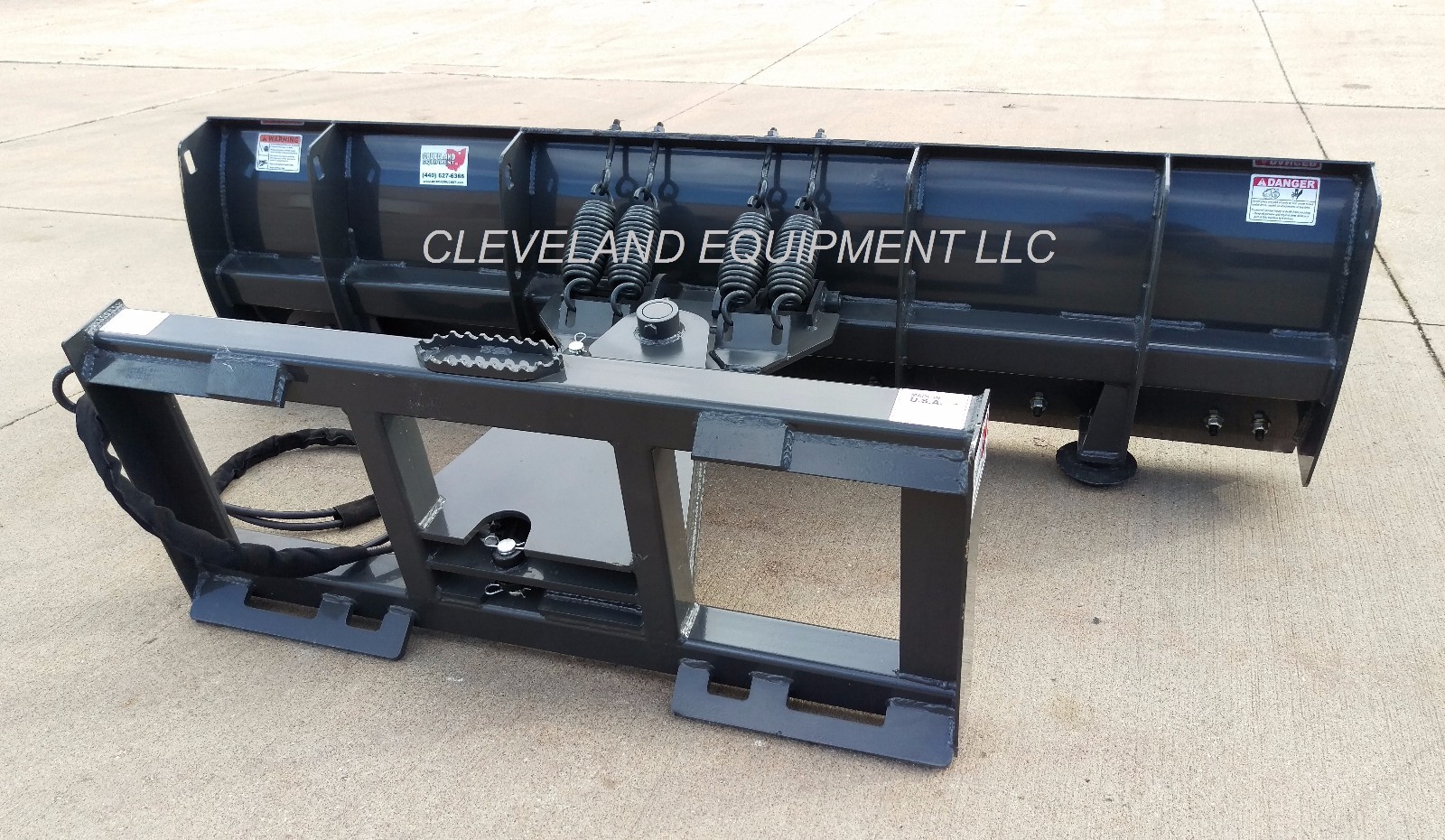 NEW 72" COMPACT TRACTOR / SKID STEER SNOW PLOW BLADE ATTACHMENT Kubota