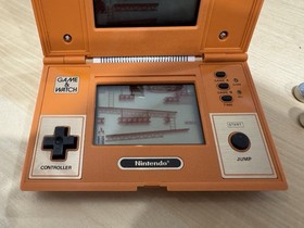 NINTENDO Donkey Kong Game and Watch In Good condition (DK-52) 1982