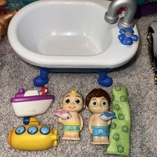 COCOMELON Musical Bath Time Color Changing Playset Squirter Toys Complete