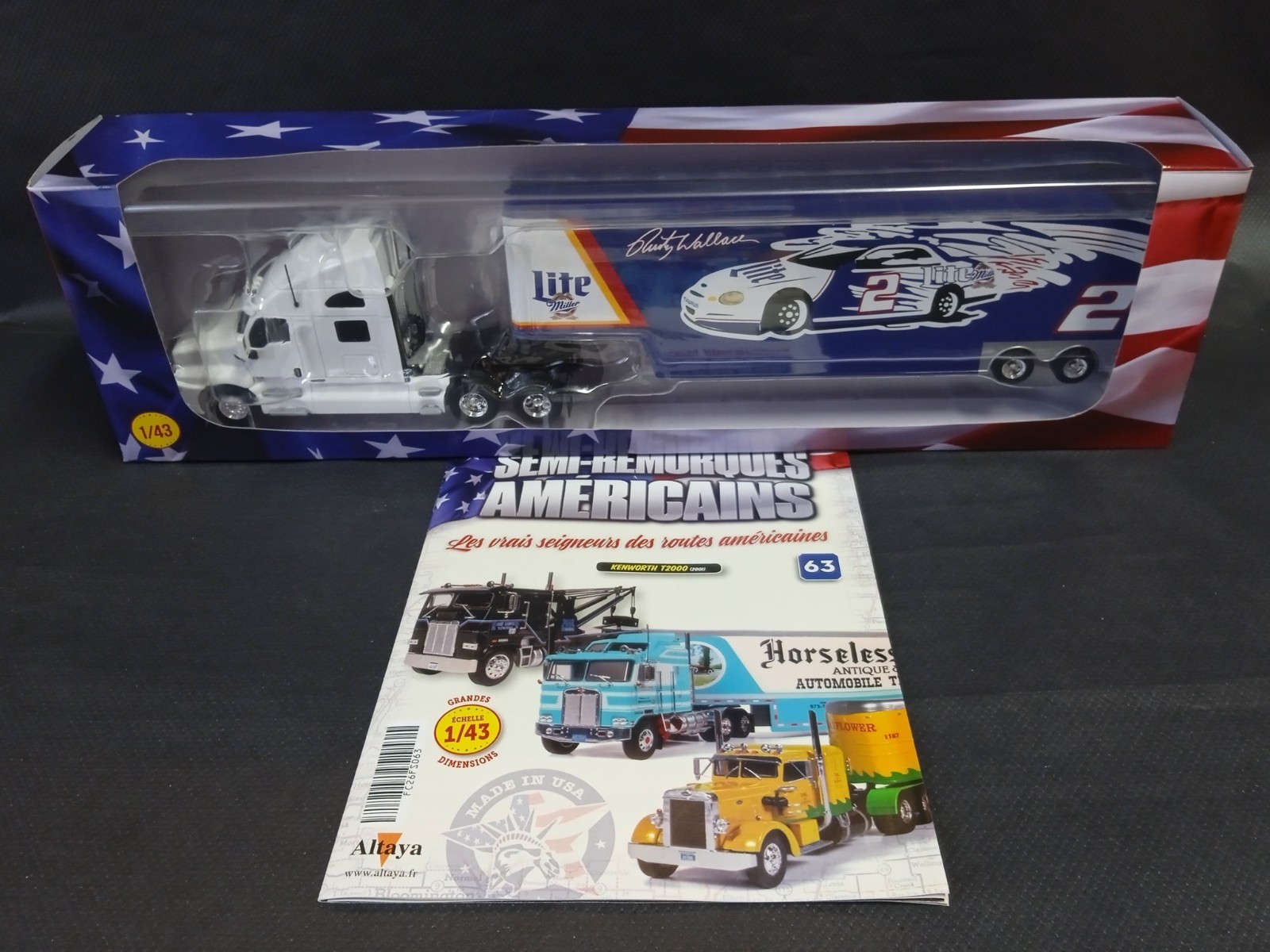 Camion Kenworth T2000 Nascar 2001 Altaya au 1/43 avec sa miniature FAS