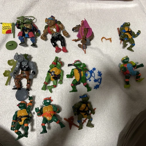 VTG TMNT Lot Teenage Mutant Ninja Turtles Playmates Toys 1980-1990 and Accessory