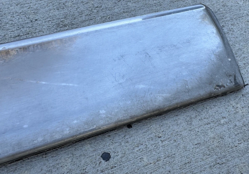 Chrysler New Yorker 1984-1988 sedán de 4 puertas RF puerta basculante moldura moldura inferior OEM Foto 4 de 4