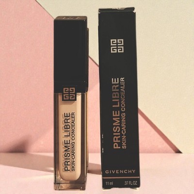 GIVENCHY Prisme Libre Skin-Caring Concealer
