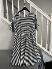 Torrid Dress Size 1 Striped Short Sleeves Open Back Dress