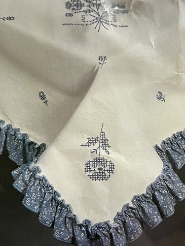 Vintage Progress Dakota gestempelte Tischdecke zum Sticken gerafft 52x72 länglich - Neu aus altem Lagerbestand - Bild 2 von 8
