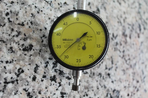 MITUTOYO 2120-71 Dial Indicator - Lug Back:0.005-1.25mm