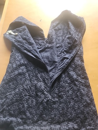 Hatley Navy Eyelet V Neck Shift Dress size 6 Back Zipper Lined 100% Cotton - Picture 10 of 11