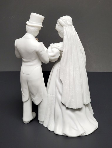 Dept 56 SILHOUETTE TREASURES 'To Have and To Hold' Bride Groom WEDDING Boxed - Picture 5 of 11