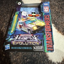 Hasbro F7016 Transformers Legacy Medix Evolution Action Figure