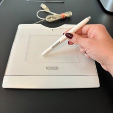 Wacom Small Digital Drawing Graphics Tablet With Pen Model CTE-430 Pearl Works