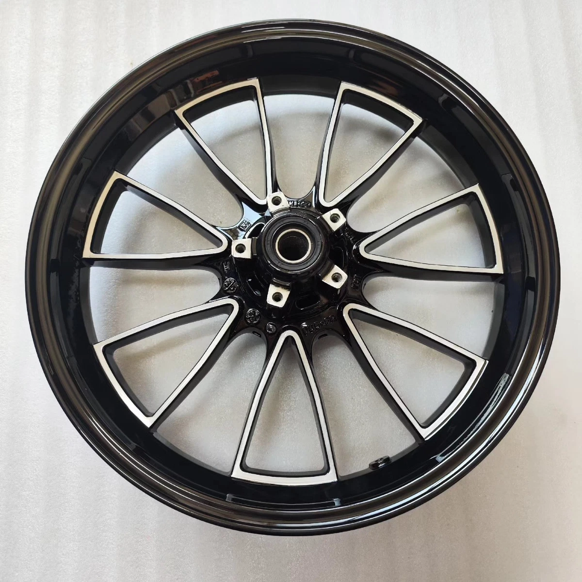 Preços baixos em Rodas De Motocicletas e Aros para Ducati Diavel