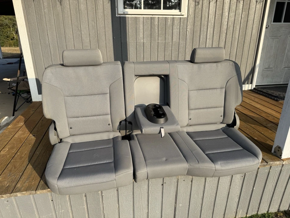 Заднее сиденье для грузовика 2015 C-2500 или C-3500 Chevrolet или GMC - Изображение 4 из 4