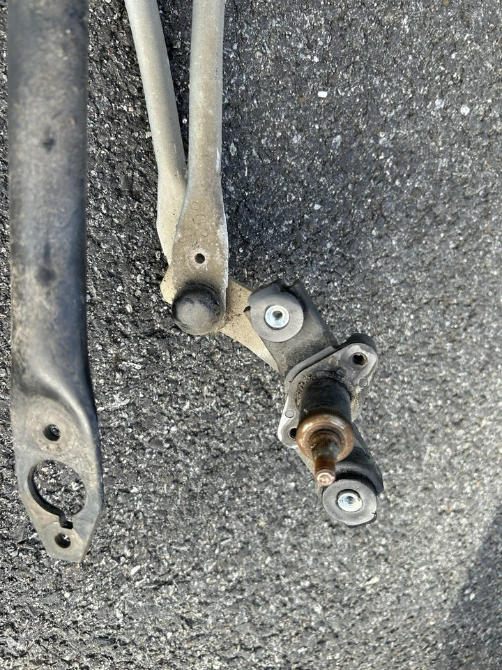 2008-2014 Chevrolet Express/GmcSavanna USED Wiper motor & linkage assy - Image 4 of 4