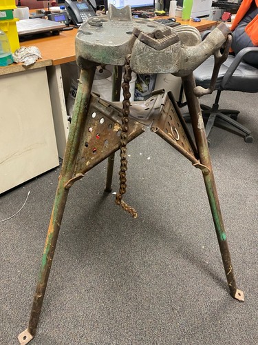 PORTABLE TRISTAND CHAIN VISE 