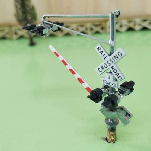 1 x N scale model cantilever grade crossing signal / gate arm barrier #160C06DG - Picture 5 of 5