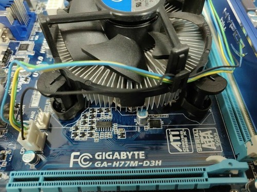 Gigabyte H77M-D3H Motherboard , Intel Core i3 3220, 4GB HyperX - Picture 2 of 3