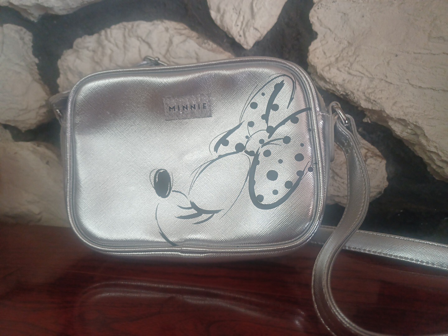 Disney Minnie Mouse Crossbody Handbag by Danielle… - image 1