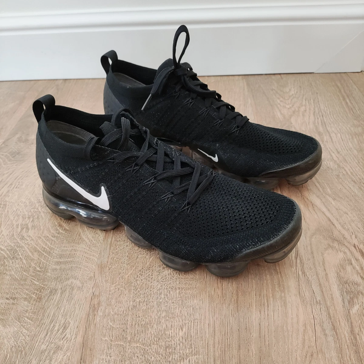 Vapormax 2 hotsell black white