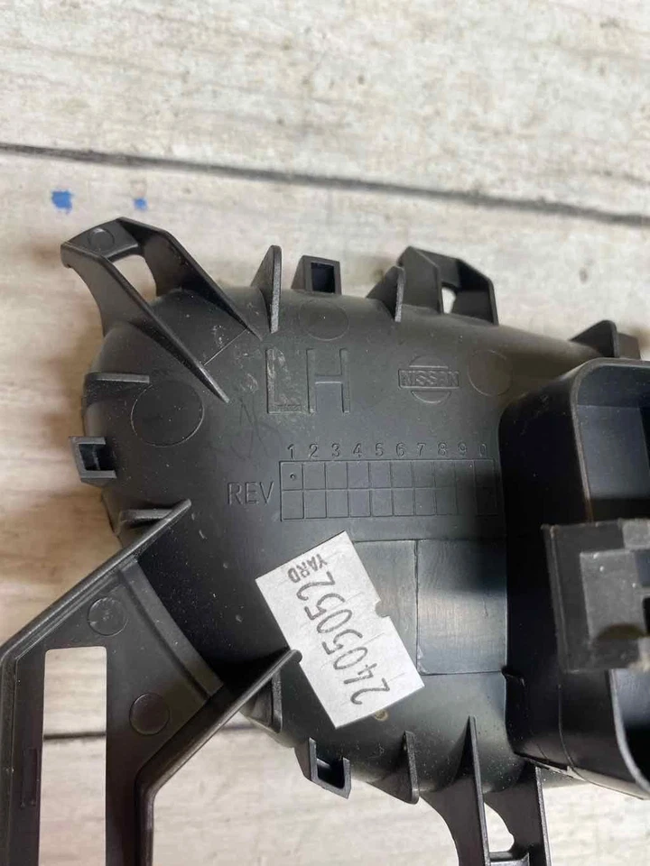 Manija de puerta interior trasera izquierda Nissan Rogue 2019 a 2020 conjunto OEM 806714KG1A Foto 4 de 4