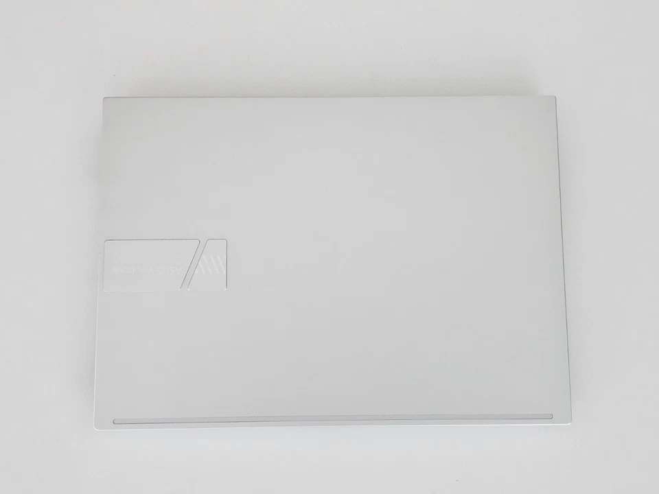 Asus Vivobook 14x OLED Intel i7 - 1 TB - RAM 16 GB- GeForce RTX 3050 4 GB- 1,4KG - Immagine 2 di 4