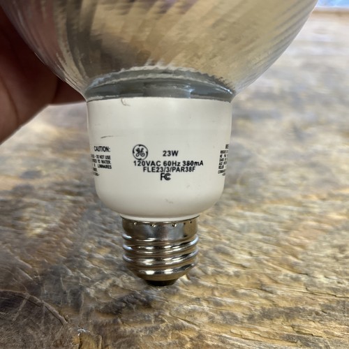 GE 23 Watt Constant Color Ceramic Metal Halide Lamp - PAR38/3/FLEX23 - E26 Base - Picture 3 of 7